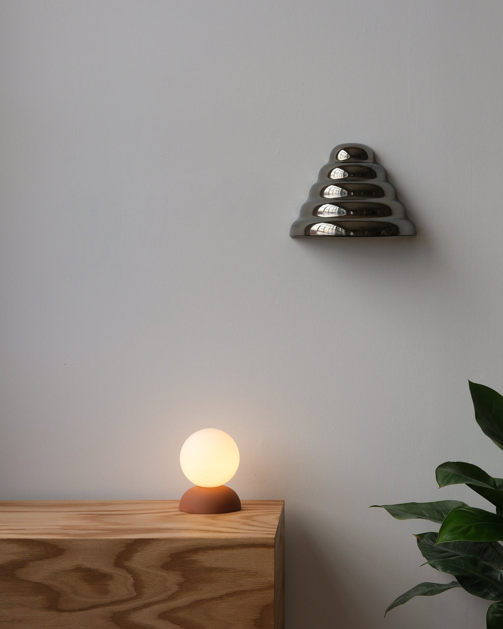 Monroe Handcrafted Ceramic Accent Lamp – Small Glass Globe Table Lamp