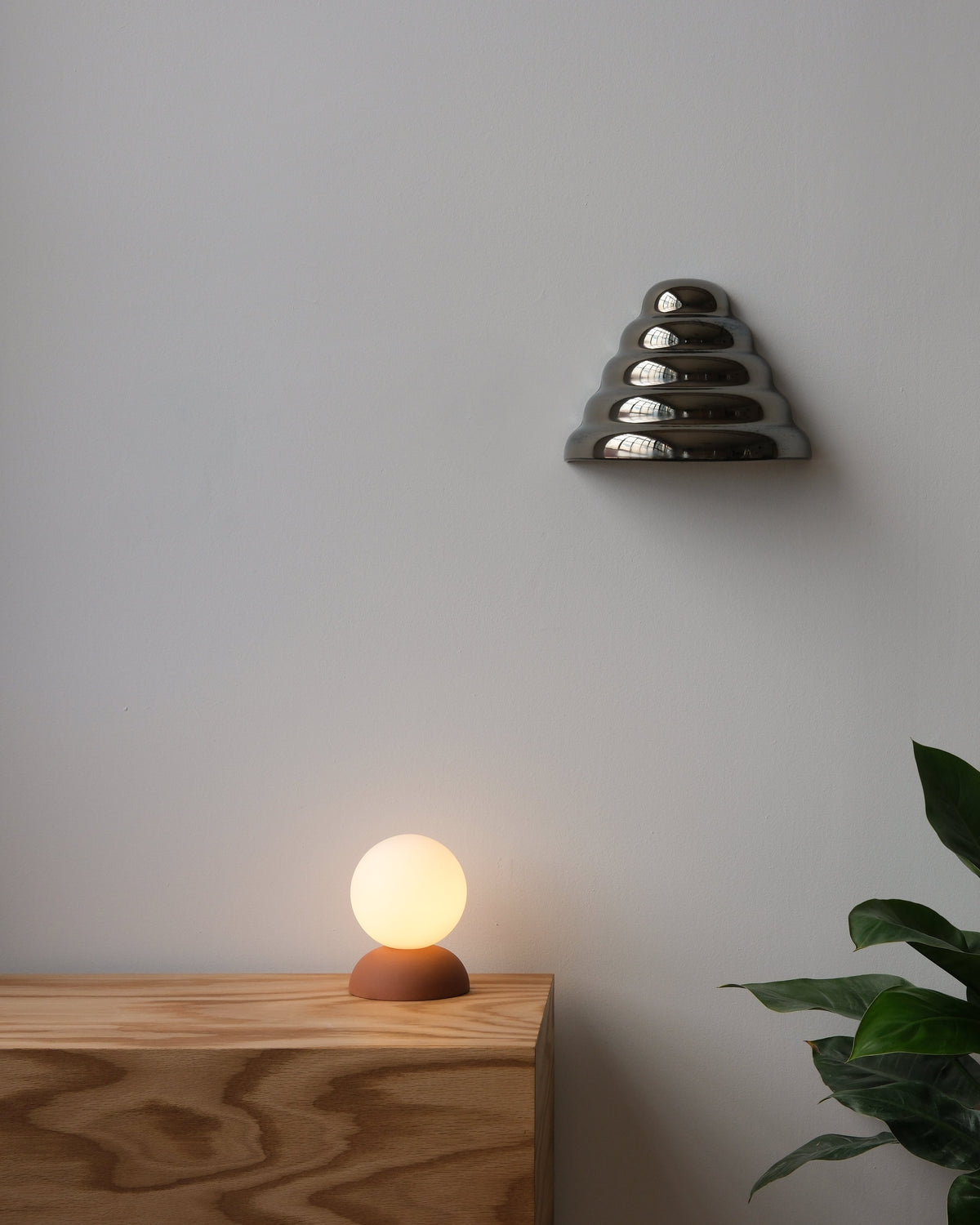Monroe Handcrafted Ceramic Accent Lamp – Small Glass Globe Table Lamp