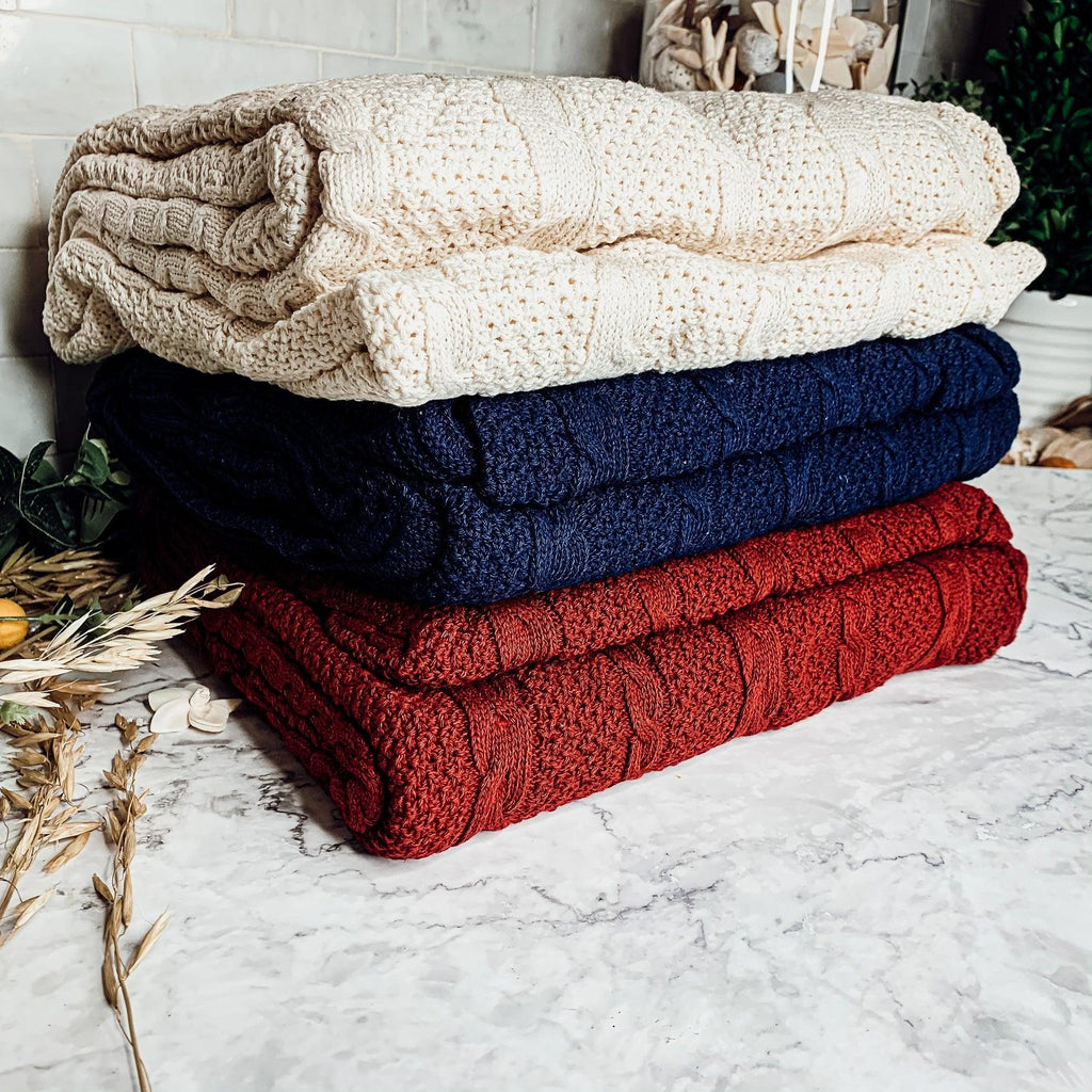 Cable Knit Sweater Throw Blanket – Soft Cotton Throw in Ivory, Navy & Red