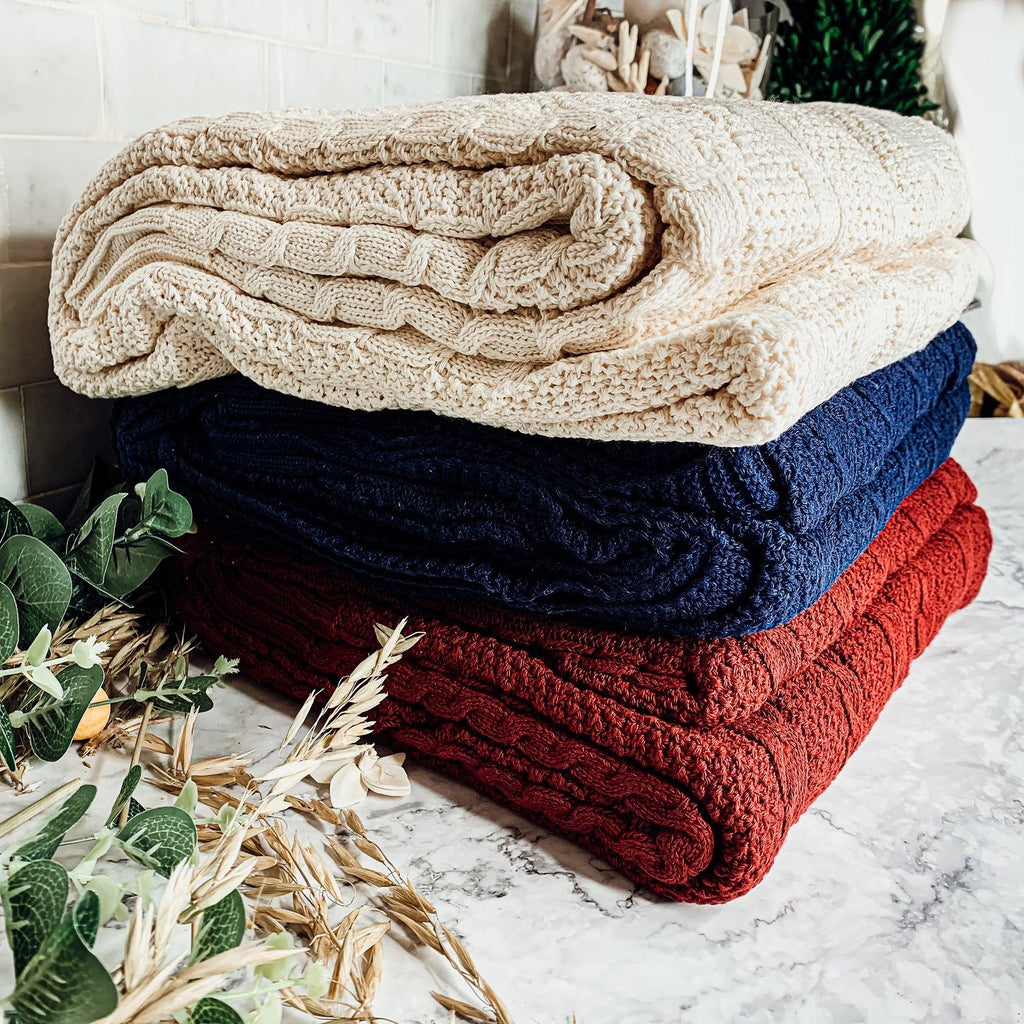 Cable Knit Sweater Throw Blanket – Soft Cotton Throw in Ivory, Navy & Red