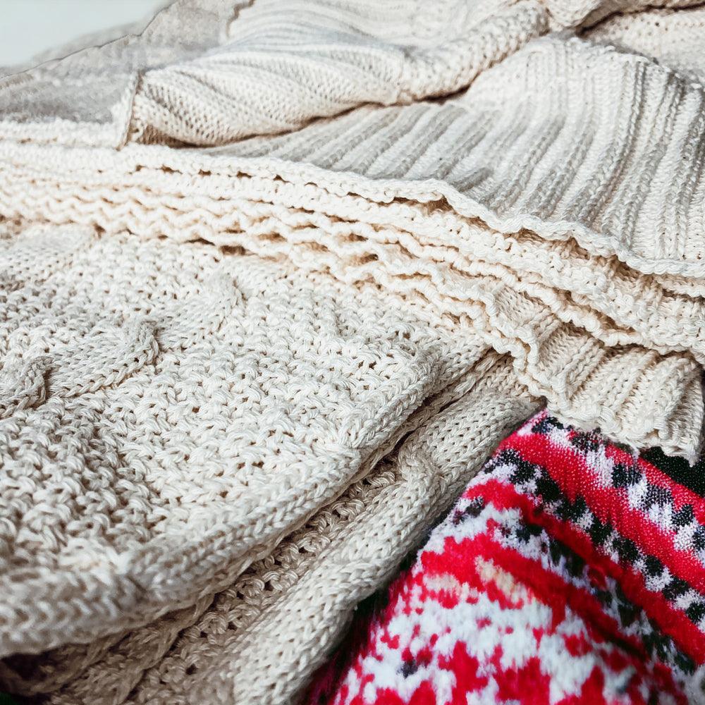 Cable Knit Sweater Throw Blanket – Soft Cotton Throw in Ivory, Navy & Red